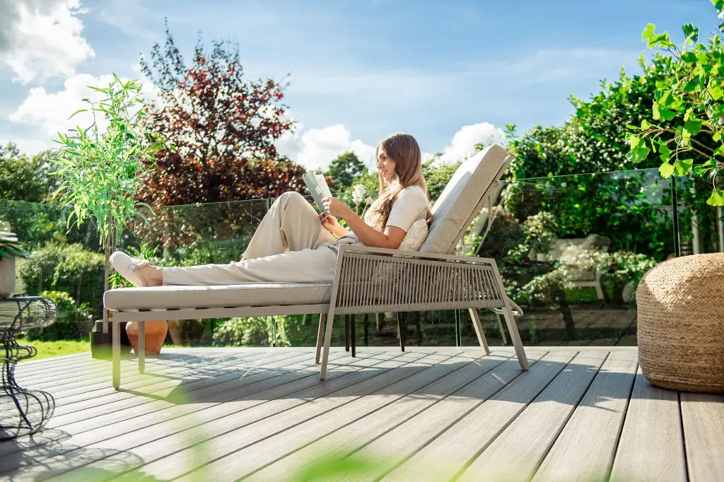 enh-manchester-013-rh-decking-model-RH010616E2S56.original.webp